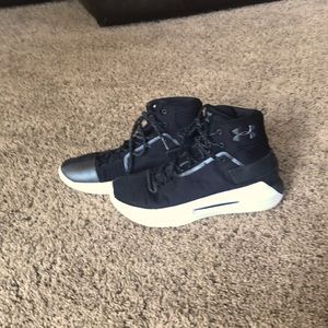 Black under armor women’s high tops